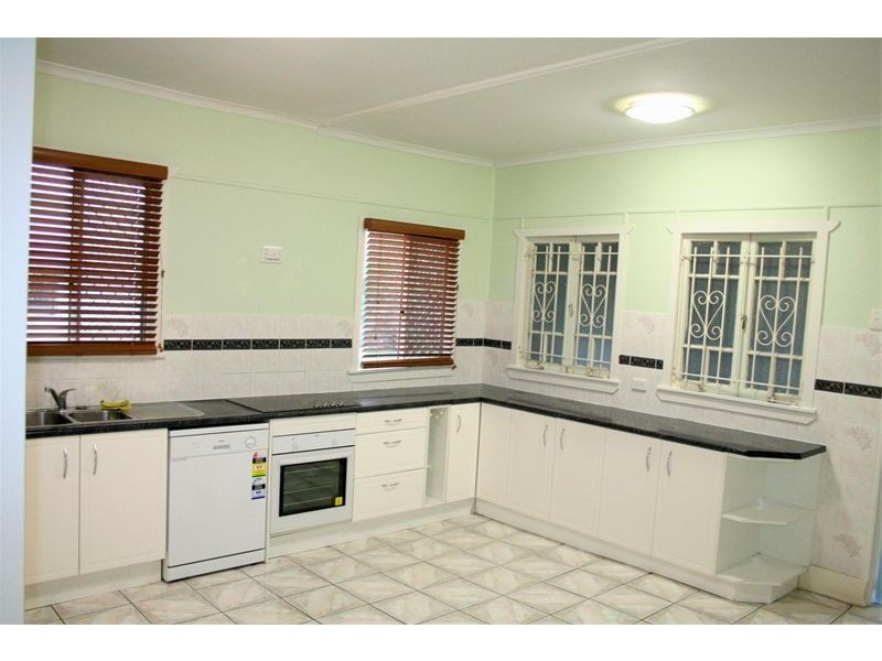 28 Borden Streeet, Sherwood QLD 4075