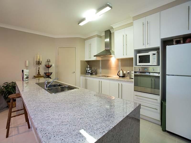 27 Vakuta Street, Fig Tree Pocket QLD 4069