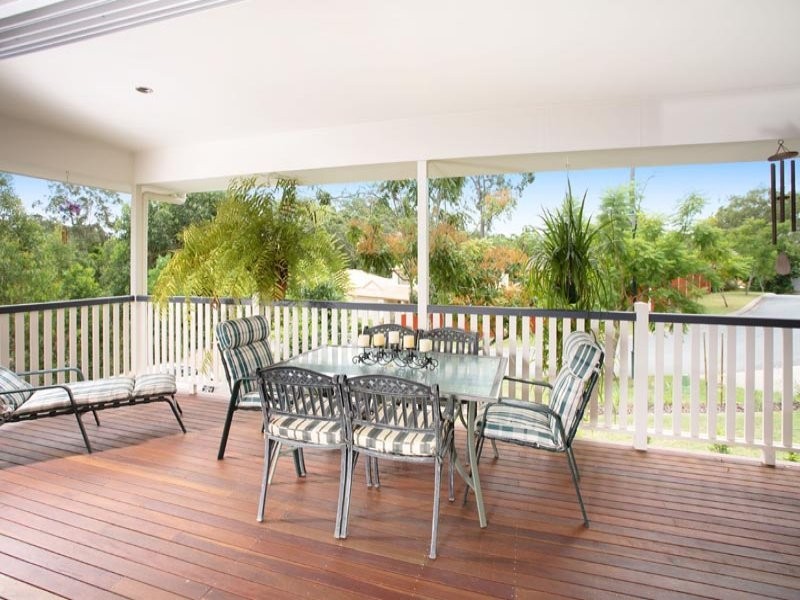 27 Vakuta Street, Fig Tree Pocket QLD 4069