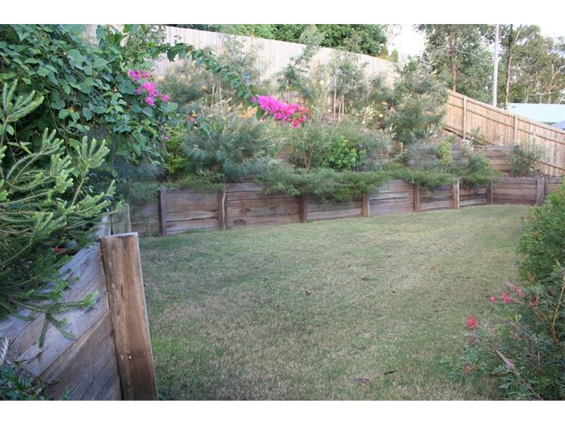 27 Vakuta Street, Fig Tree Pocket QLD 4069