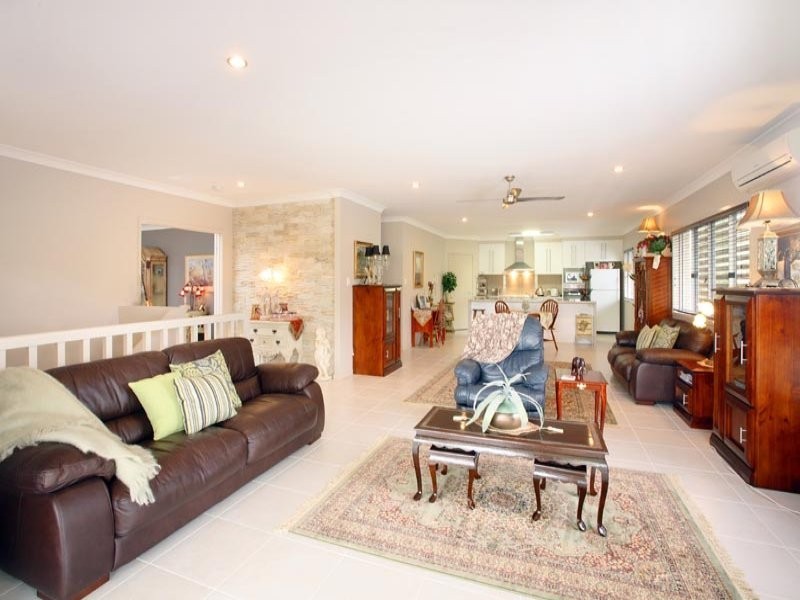 27 Vakuta Street, Fig Tree Pocket QLD 4069