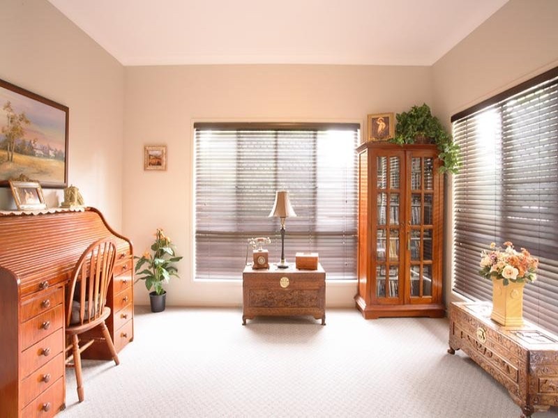 27 Vakuta Street, Fig Tree Pocket QLD 4069