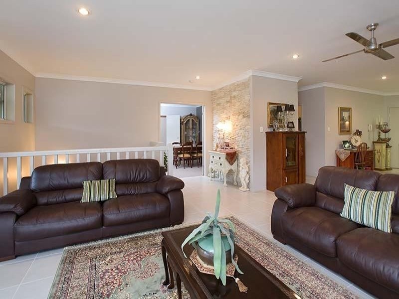 27 Vakuta Street, Fig Tree Pocket QLD 4069