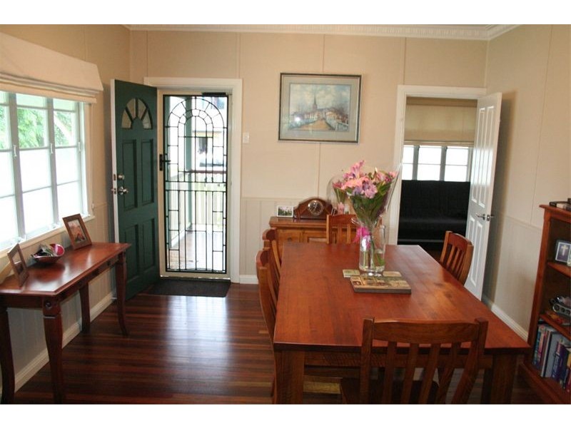 19 Haldane Street, Graceville QLD 4075