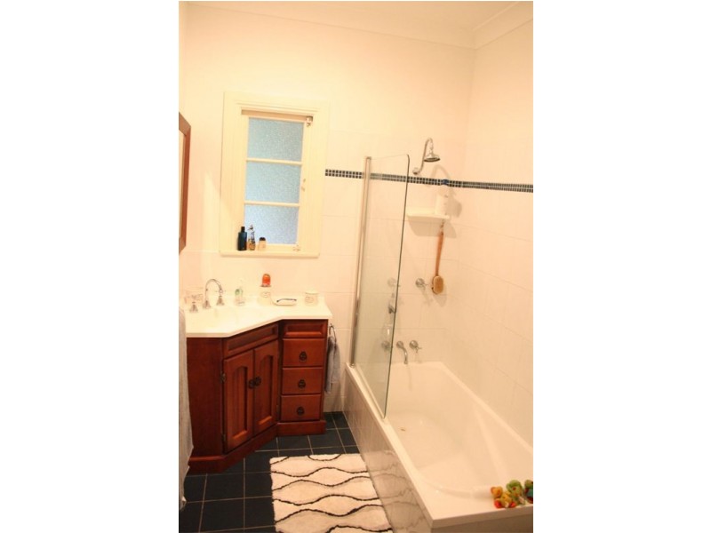 19 Haldane Street, Graceville QLD 4075