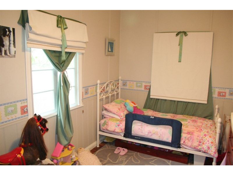 19 Haldane Street, Graceville QLD 4075