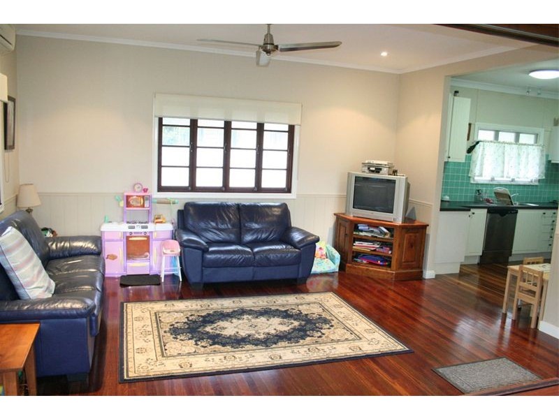 19 Haldane Street, Graceville QLD 4075