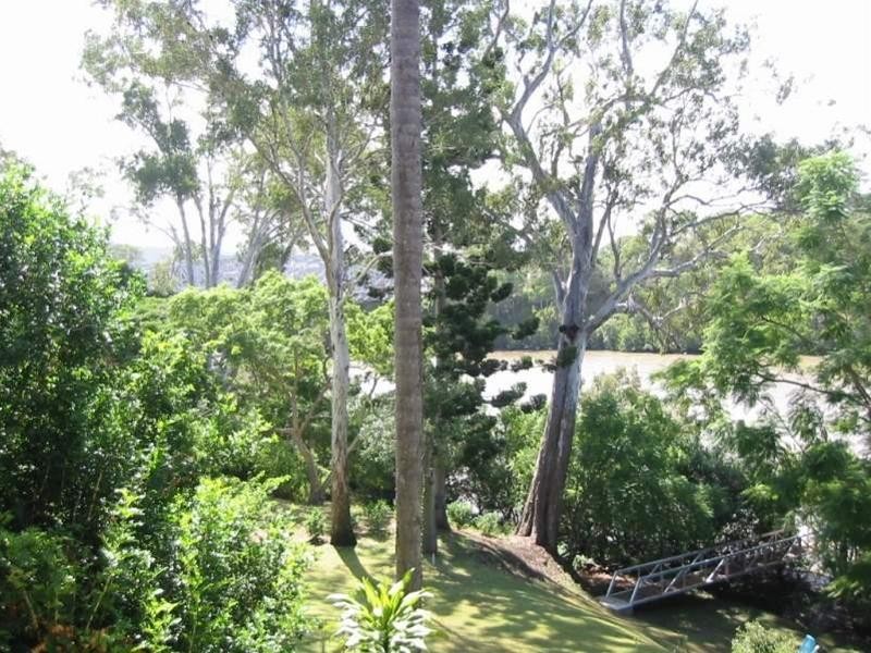 24 Rosebery Terrace, Chelmer QLD 4068