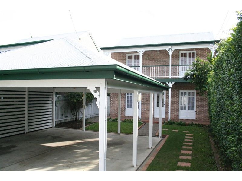 121 Honour Avenue, Chelmer QLD 4068