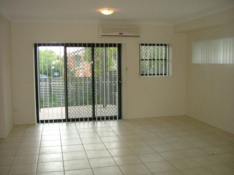 1/23 Primrose Street, Sherwood QLD 4075