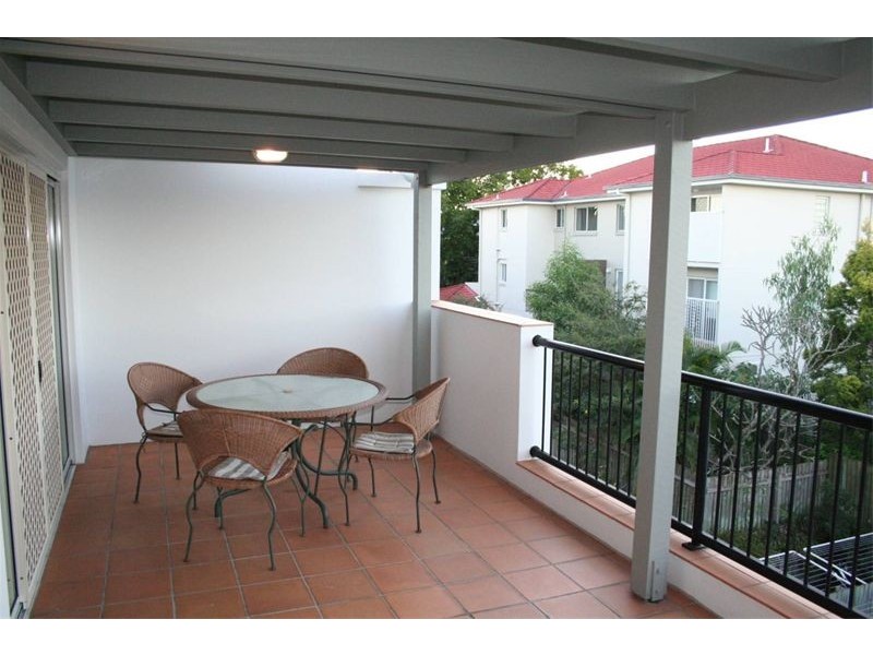 28/32 Lissner Street, Toowong QLD 4066