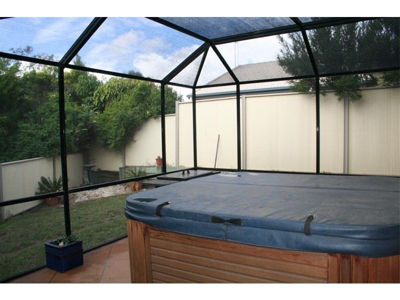 2 Spyglass Place, Oxley QLD 4075
