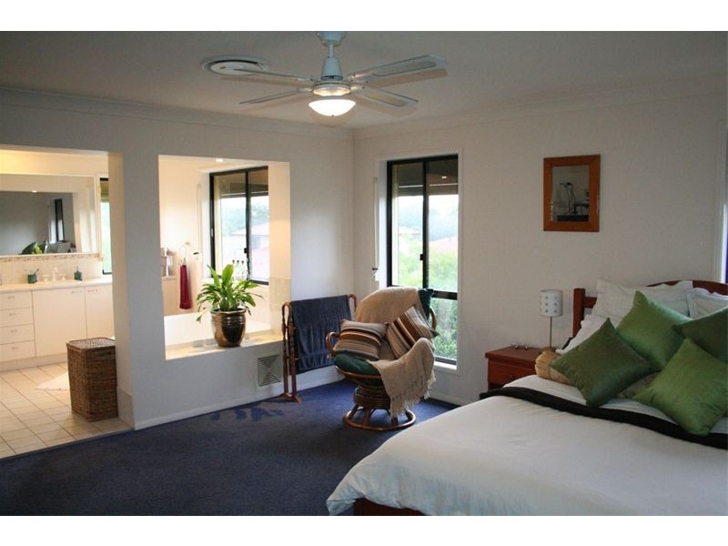 2 Spyglass Place, Oxley QLD 4075