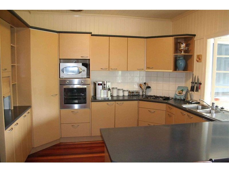 16 Sandon Street, Graceville QLD 4075