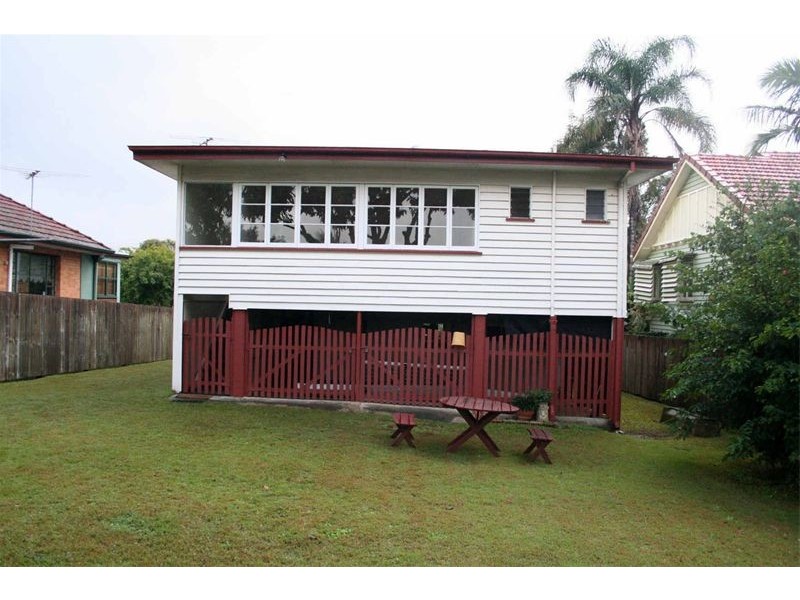 63 Waratah Avenue, Graceville QLD 4075