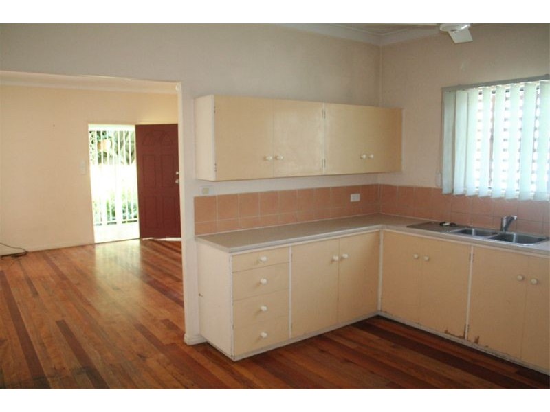 15 Premier Street, Oxley QLD 4075