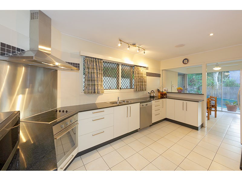 9 Kyoga Street, Kenmore QLD 4069