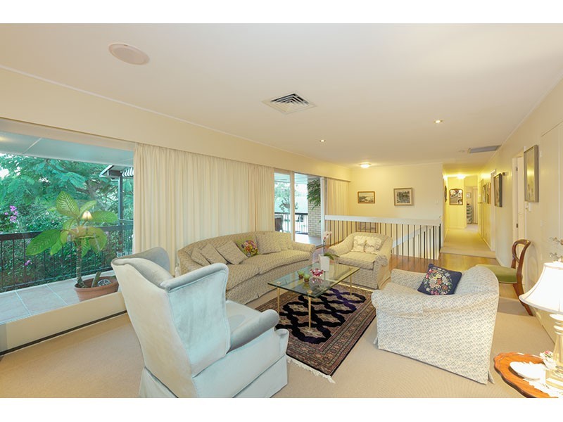 9 Kyoga Street, Kenmore QLD 4069