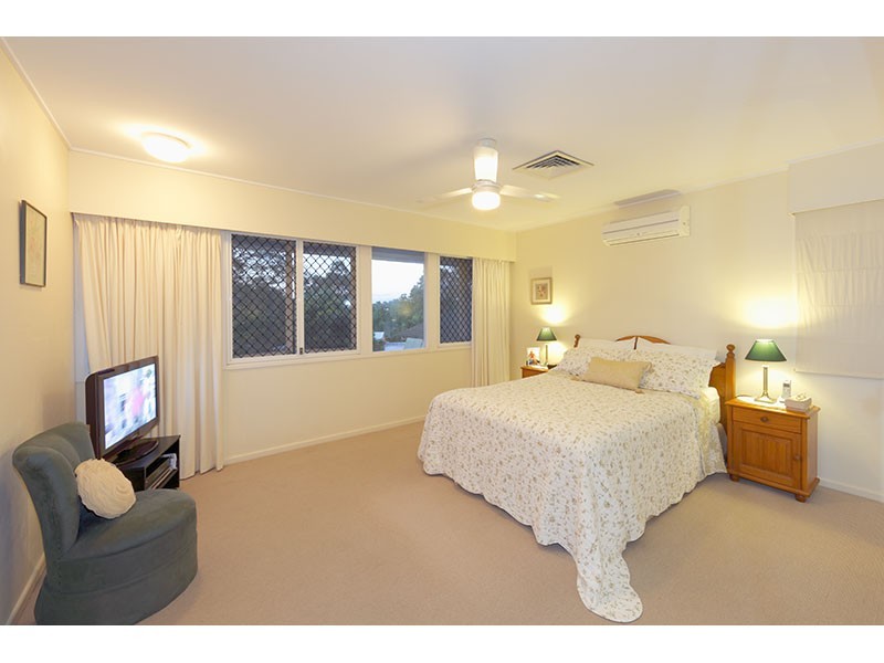9 Kyoga Street, Kenmore QLD 4069