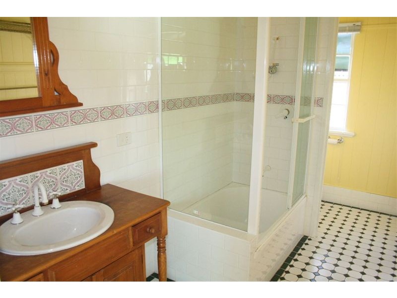 18 Cormack Street, Sherwood QLD 4075