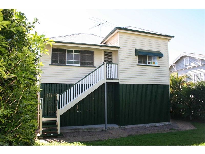 18 Cormack Street, Sherwood QLD 4075