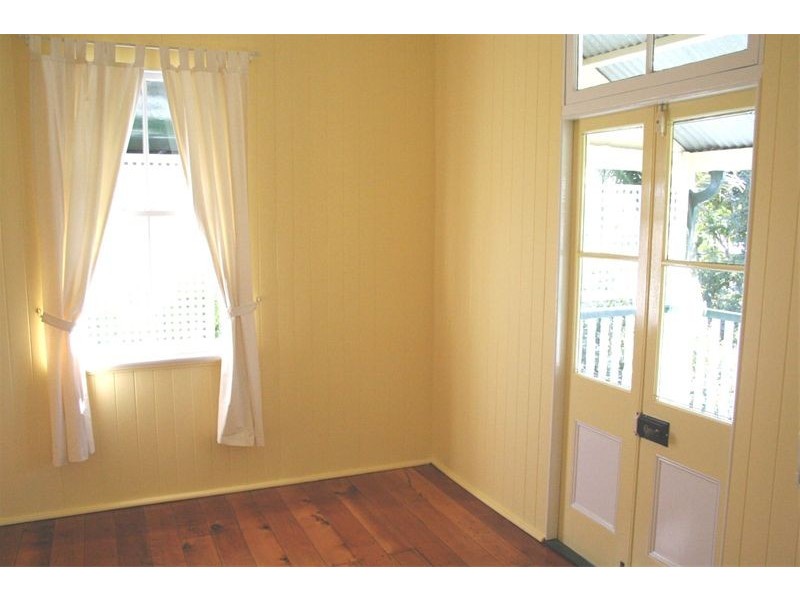 18 Cormack Street, Sherwood QLD 4075