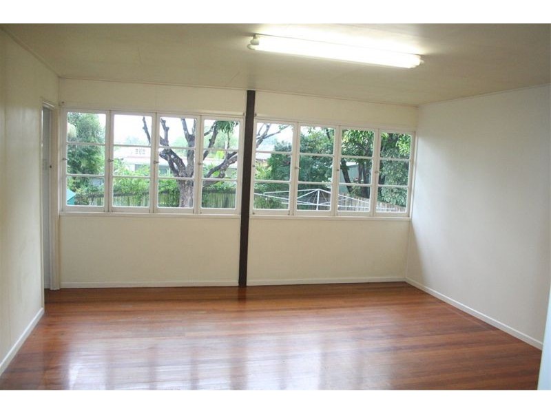 63 Waratah Avenue, Graceville QLD 4075