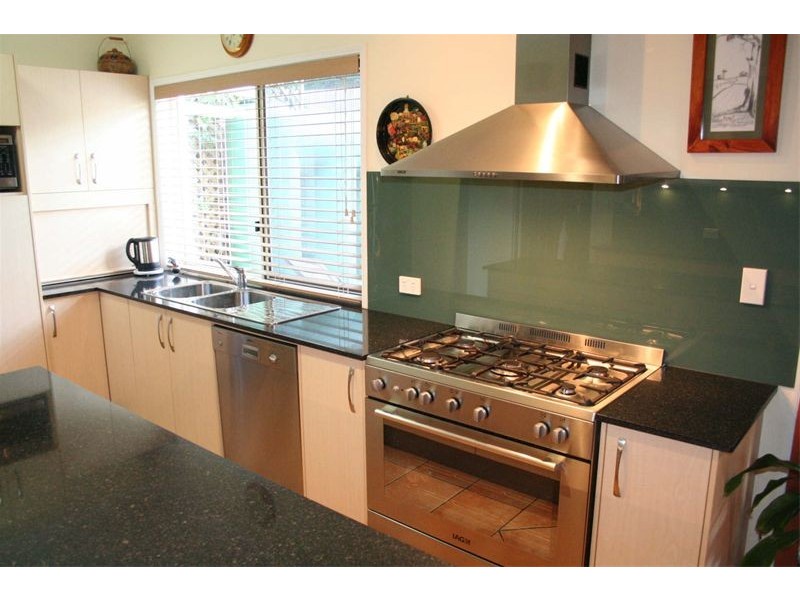 9 Ruth Street, Corinda QLD 4075