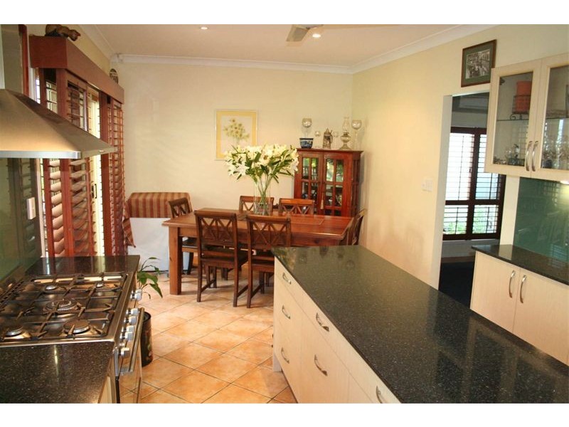 9 Ruth Street, Corinda QLD 4075