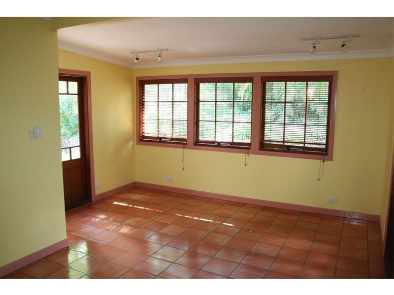 83 Honour Avenue, Chelmer QLD 4068