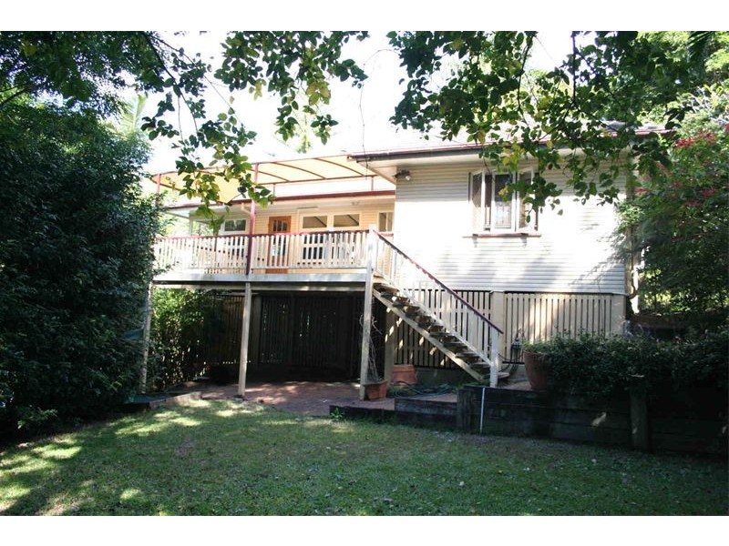31 Blackstone St, Indooroopilly QLD 4068