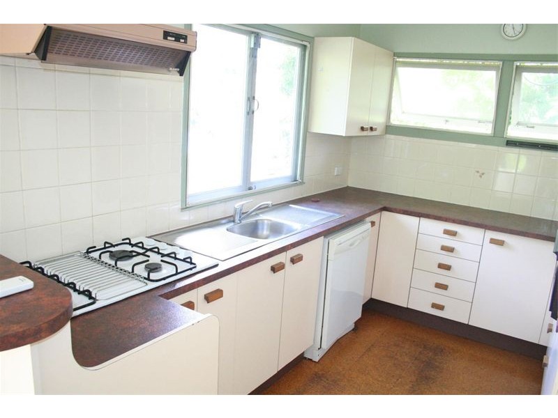 31 Blackstone St, Indooroopilly QLD 4068
