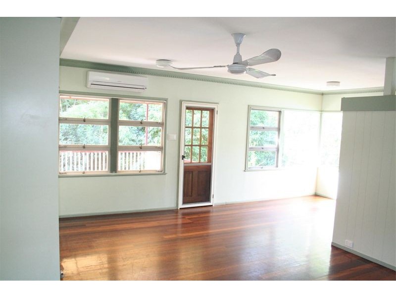 31 Blackstone St, Indooroopilly QLD 4068