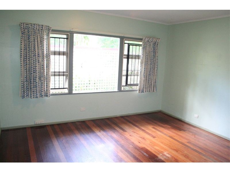 31 Blackstone St, Indooroopilly QLD 4068