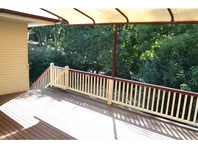31 Blackstone St, Indooroopilly QLD 4068