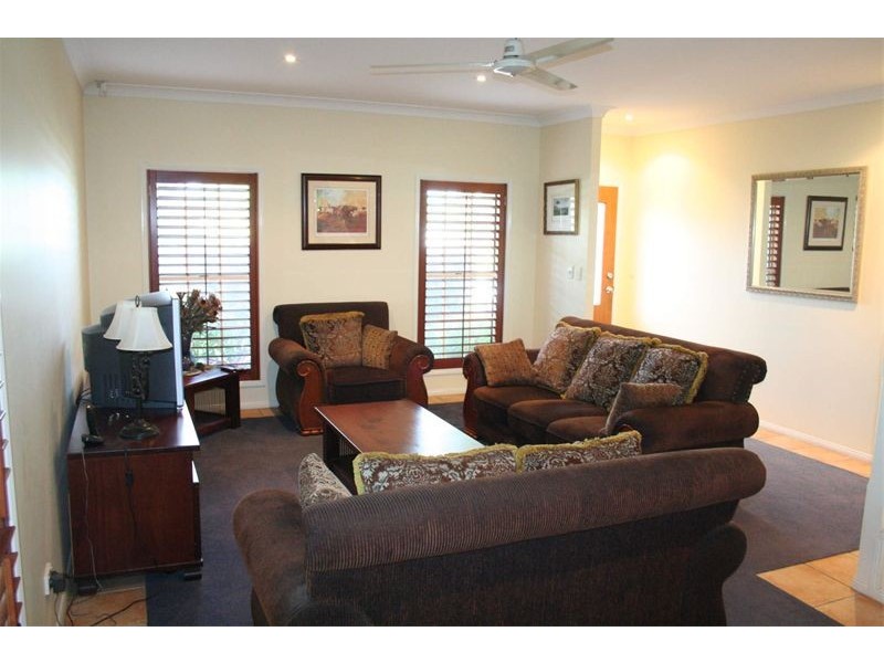 9 Ruth Street, Corinda QLD 4075