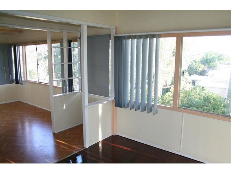 4 Clarence Road, Indooroopilly QLD 4068