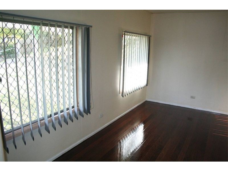 4 Clarence Road, Indooroopilly QLD 4068