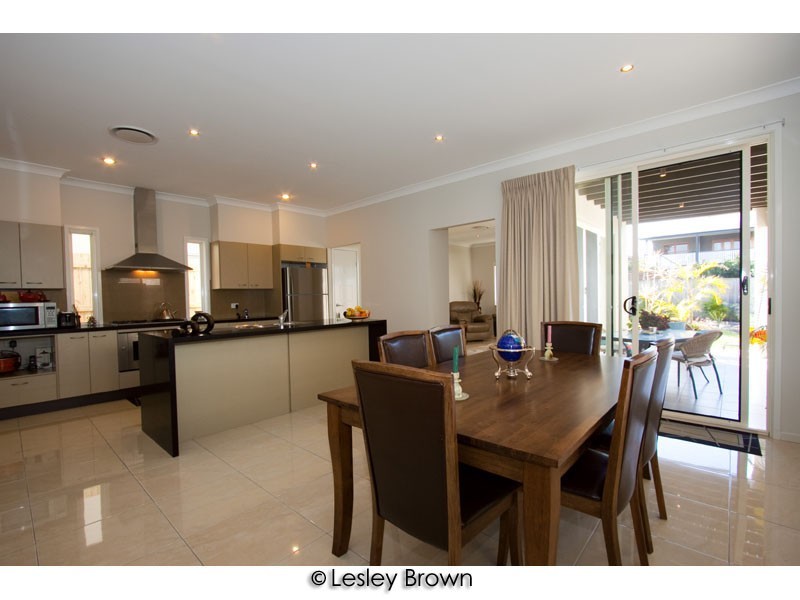 18 Chancellor Street, Sherwood QLD 4075