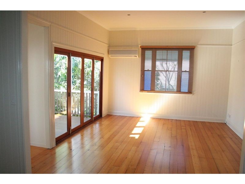 24 CHANCELLOR STREET, Sherwood QLD 4075