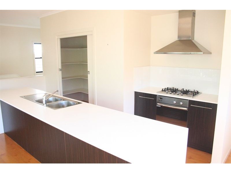 24 CHANCELLOR STREET, Sherwood QLD 4075