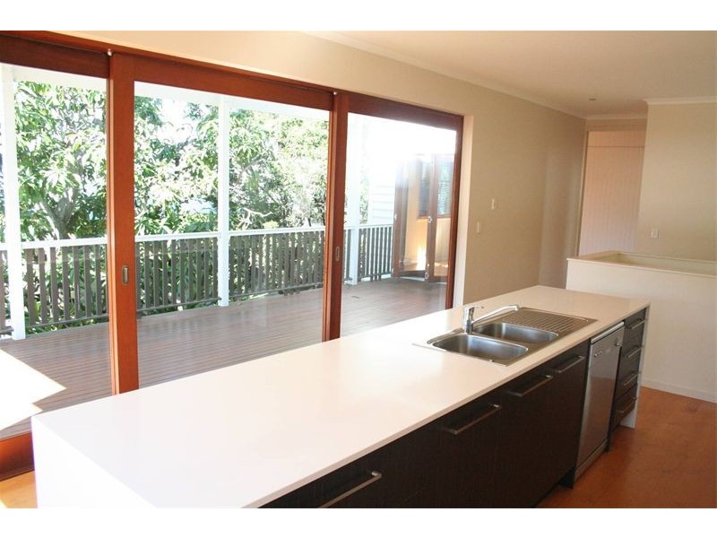 24 CHANCELLOR STREET, Sherwood QLD 4075