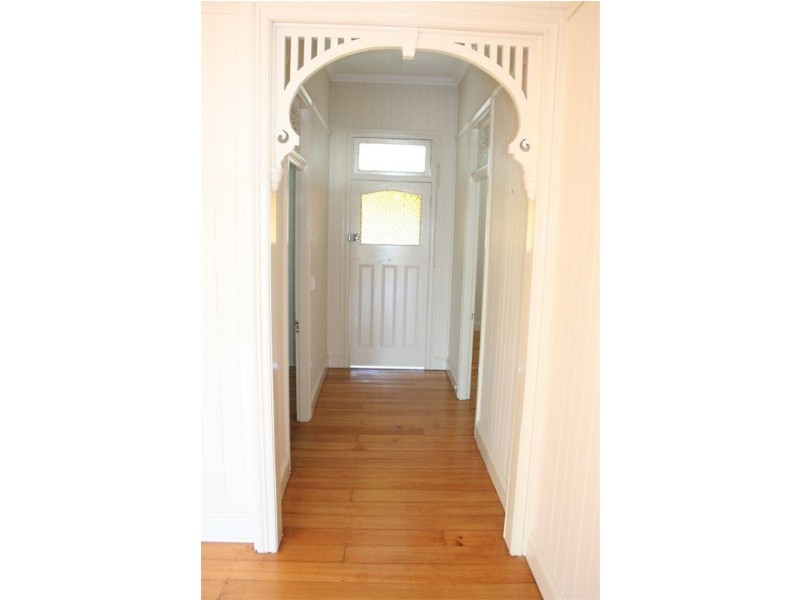 24 CHANCELLOR STREET, Sherwood QLD 4075