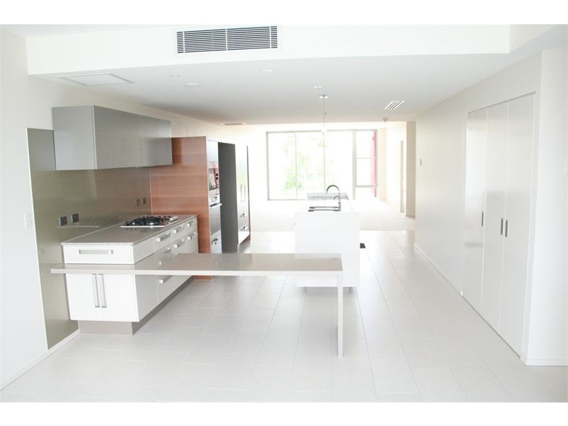 308 /205 King Arthur Terrrace, Tennyson QLD 4105