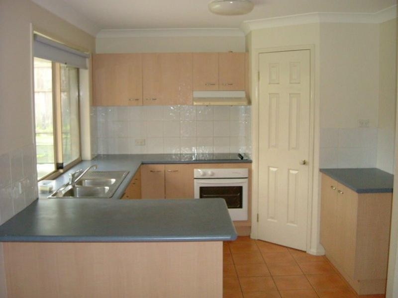 18 Florence Place, Oxley QLD 4075