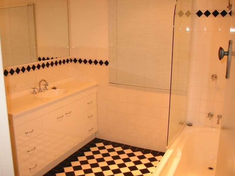 66 Mortlake Road, Graceville QLD 4075