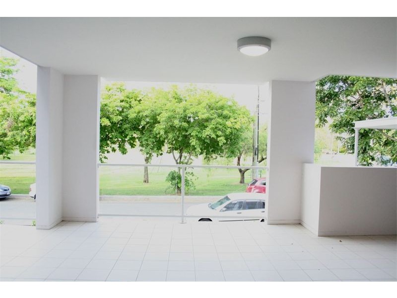 1/327 Verney Road East, Graceville QLD 4075