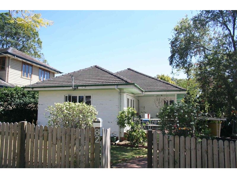 82 Strickland Terrace, Graceville QLD 4075