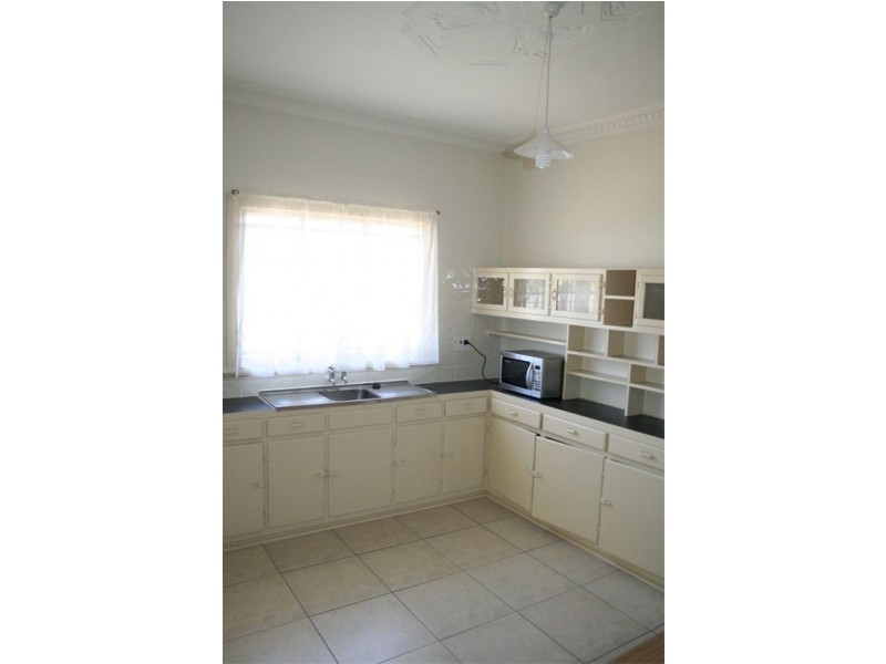 64 King Arthur Terrace, Tennyson QLD 4105