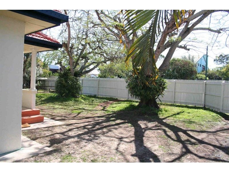 64 King Arthur Terrace, Tennyson QLD 4105